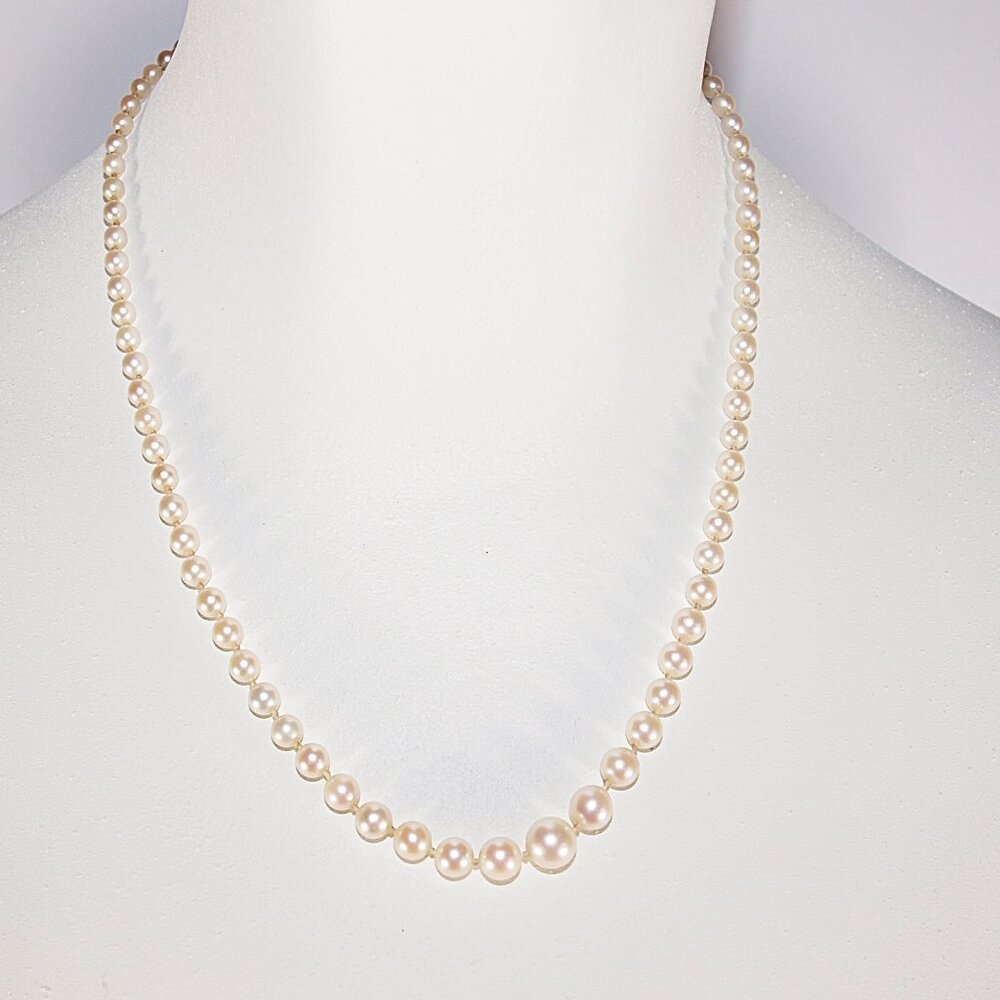 Vintage Japanese Akoya Pearl Graduated Necklace